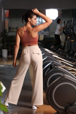 quality Elastic High Waisted Yoga Pants Athleisure with Pockets factory