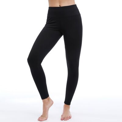 qualité Des bas de yoga écologiques, des matériaux recyclés, résistants aux odeurs, parfaits pour le yoga chaud. usine