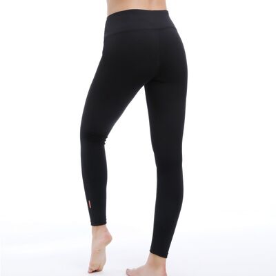 qualité Des bas de yoga écologiques, des matériaux recyclés, résistants aux odeurs, parfaits pour le yoga chaud. usine
